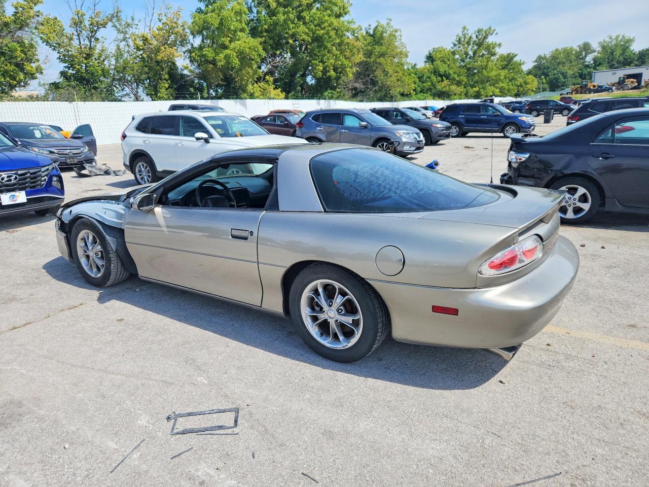 2G1FP22K012103539 2001 CHEVROLET CAMARO photo no. 2