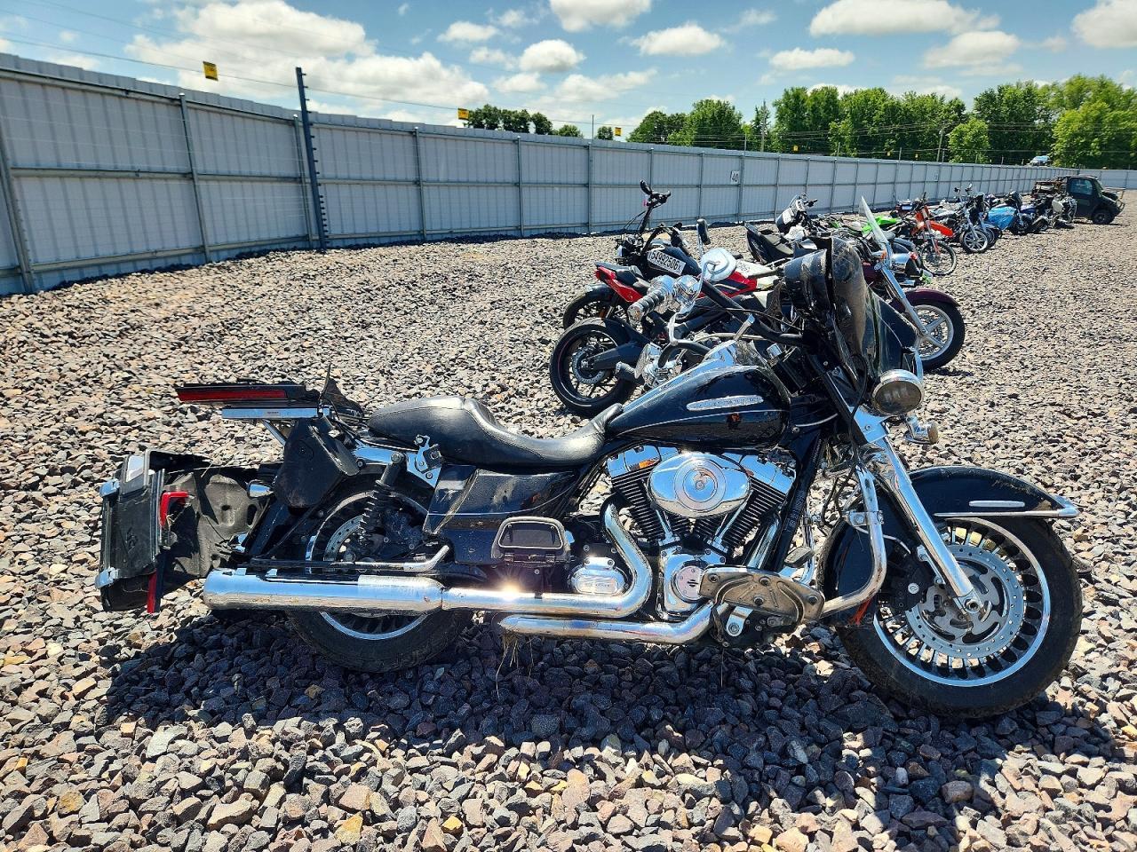 2011 HARLEY-DAVIDSON FLHTK 1HD1KEM13BB620622