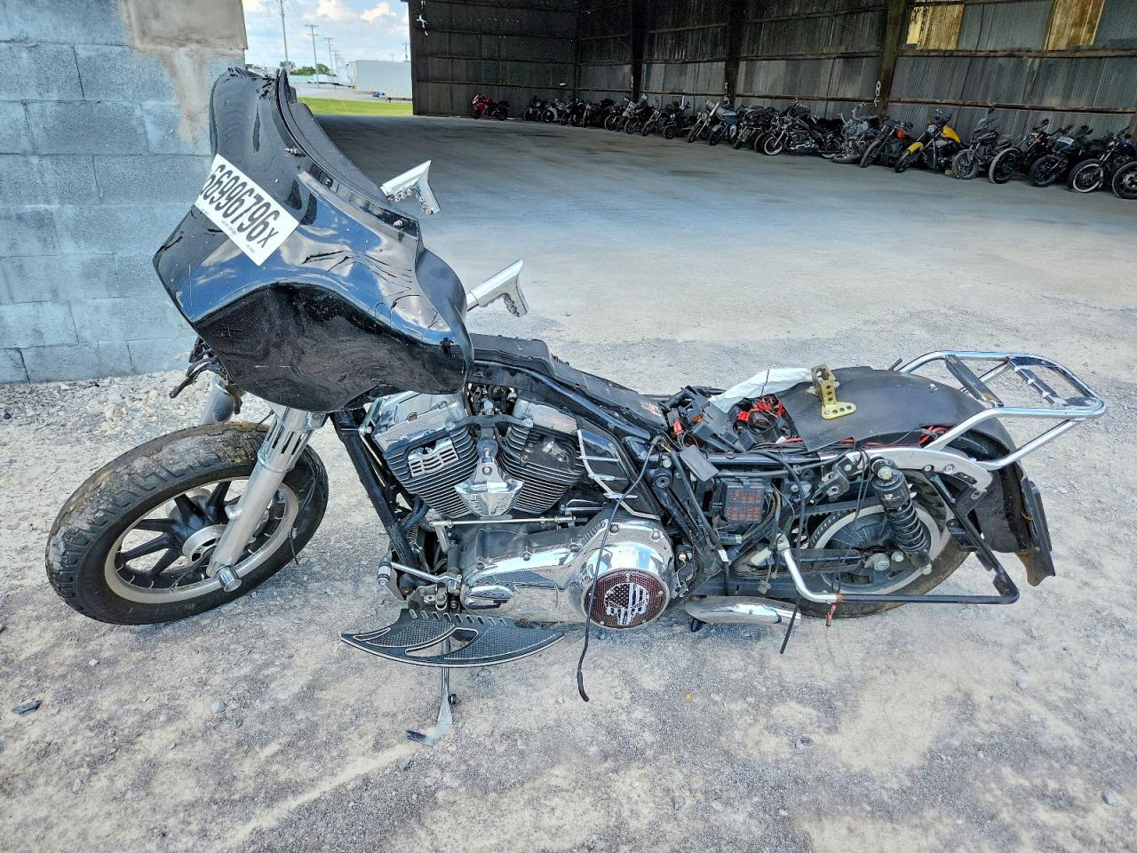 2011 HARLEY-DAVIDSON FLHTK — Фото 3 из 8