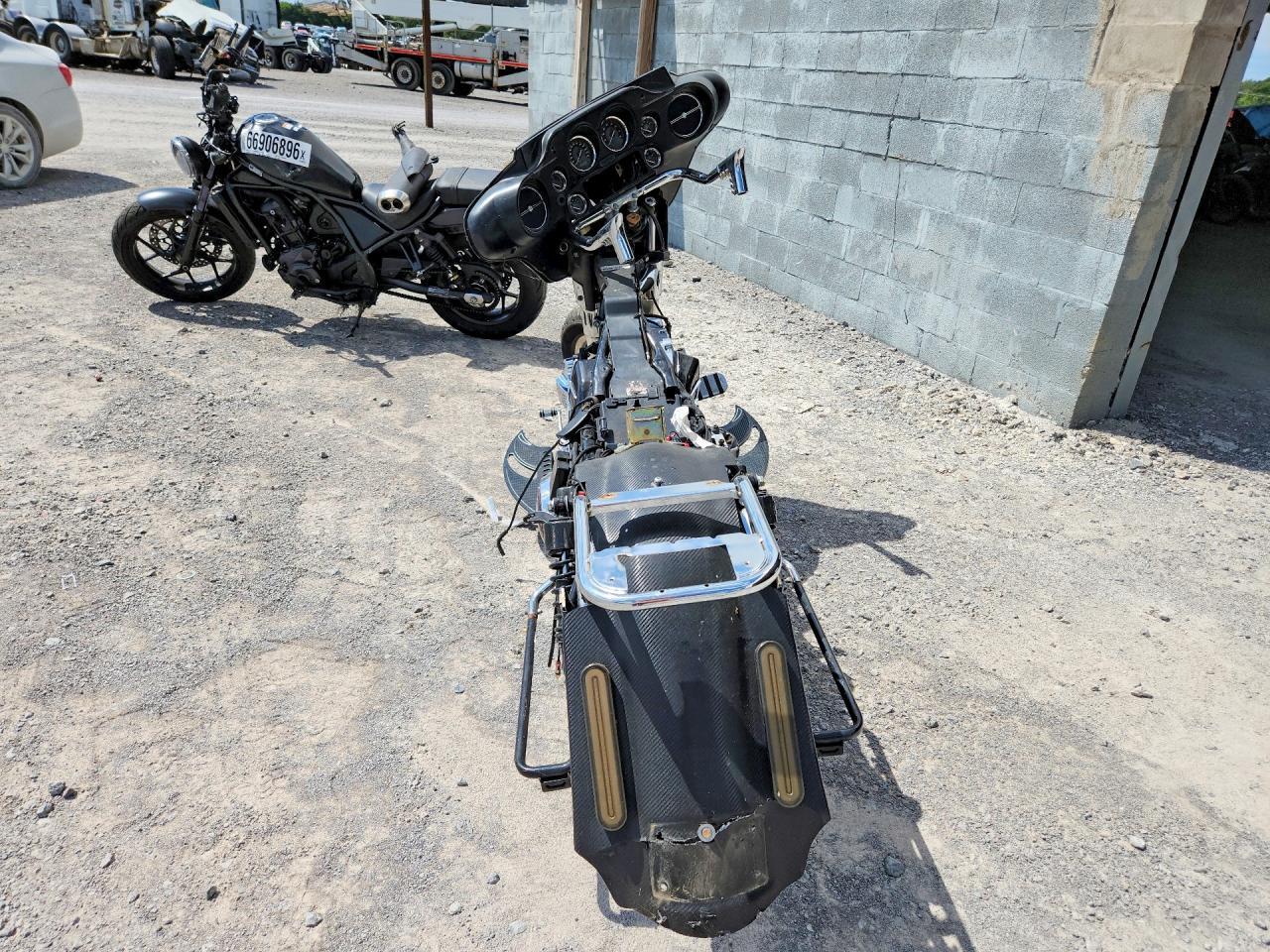 2011 HARLEY-DAVIDSON FLHTK — Фото 4 из 8