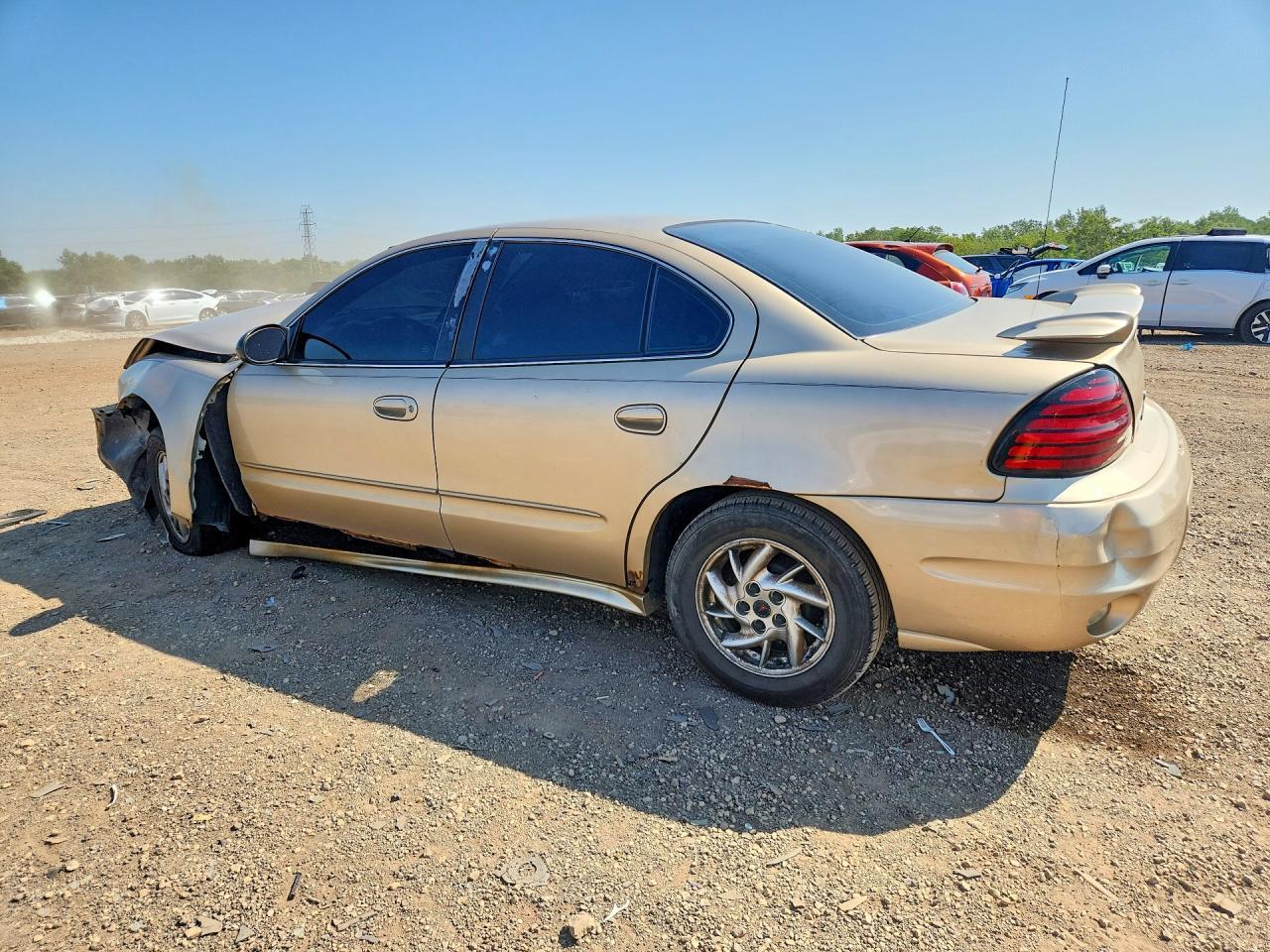 1G2NE52F44M514331 2004 PONTIAC GRAND AM photo no. 2