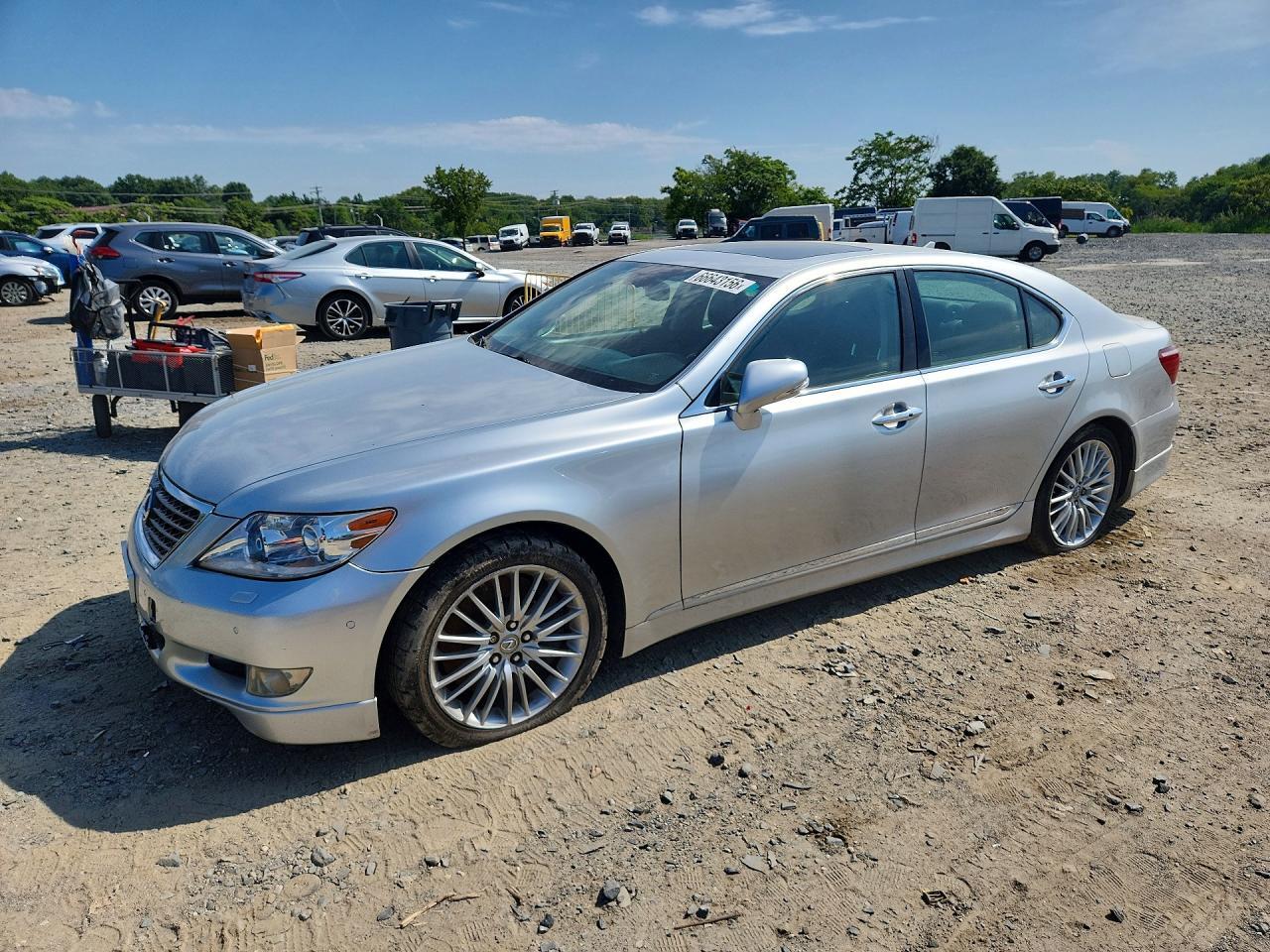 2011 LEXUS LS JTHBL5EF2B5102897