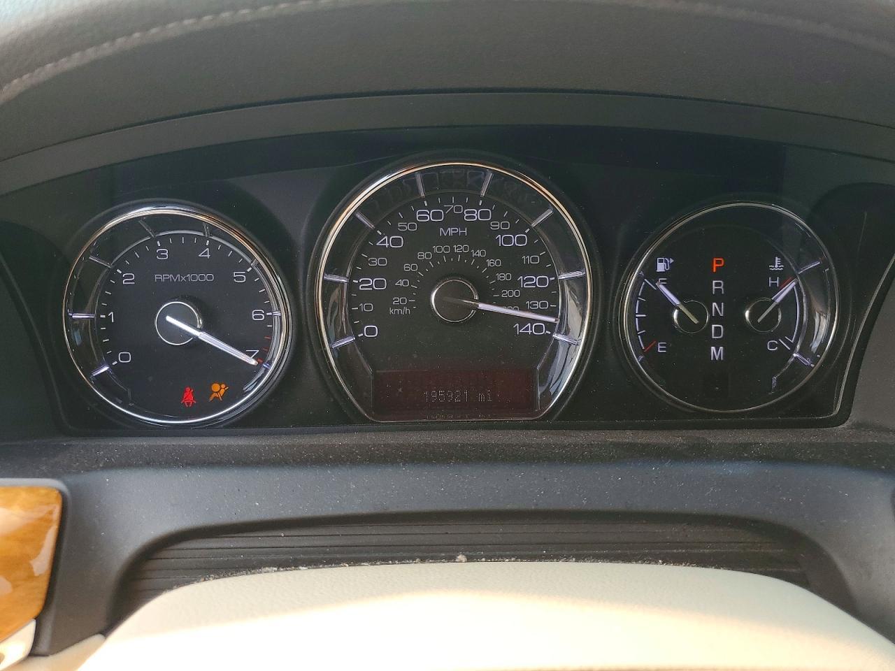 2011 LINCOLN MKS — Фото 9 из 12