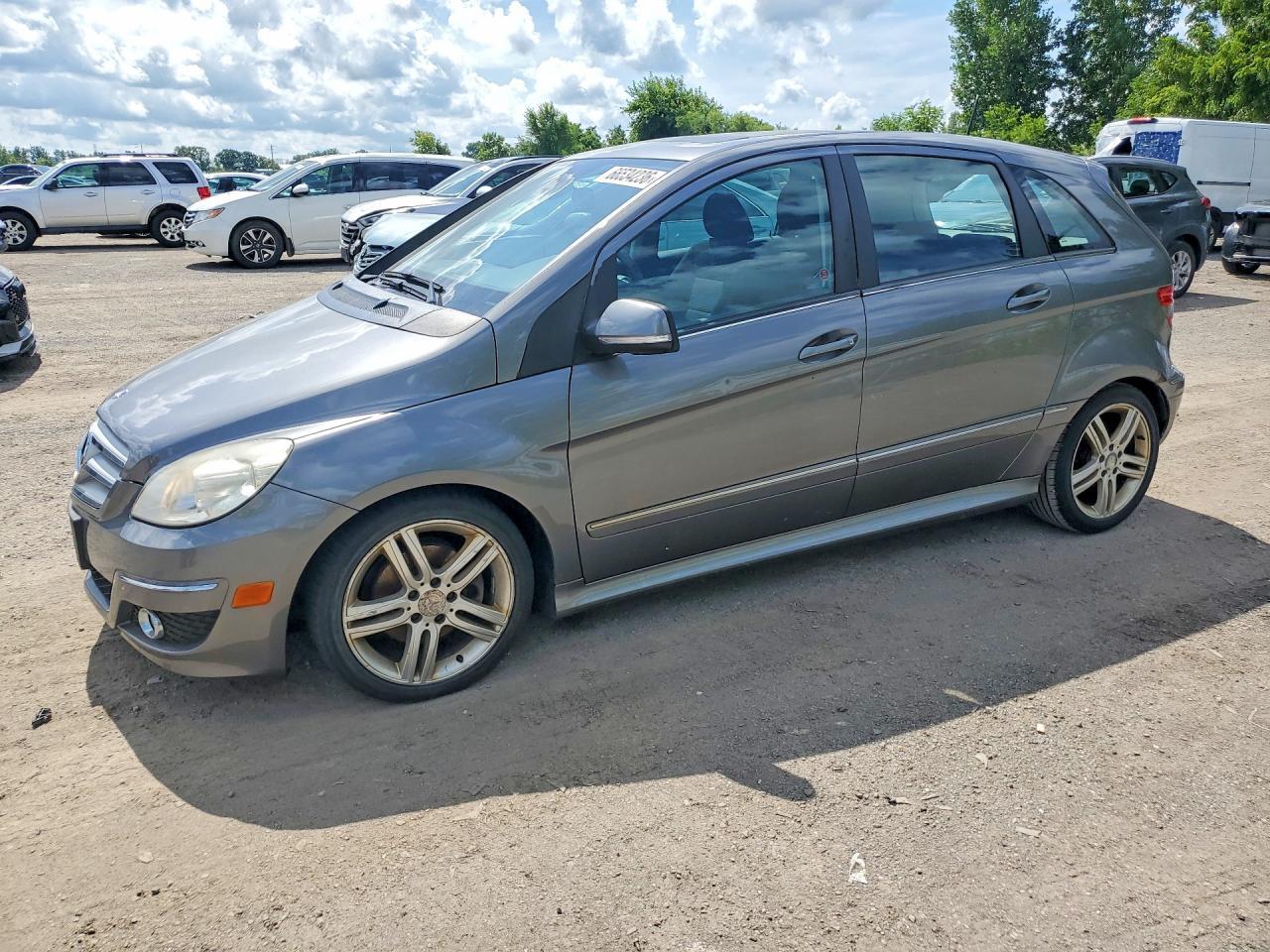 2011 MERCEDES-BENZ B200 WDDFH3DB0BJ636324