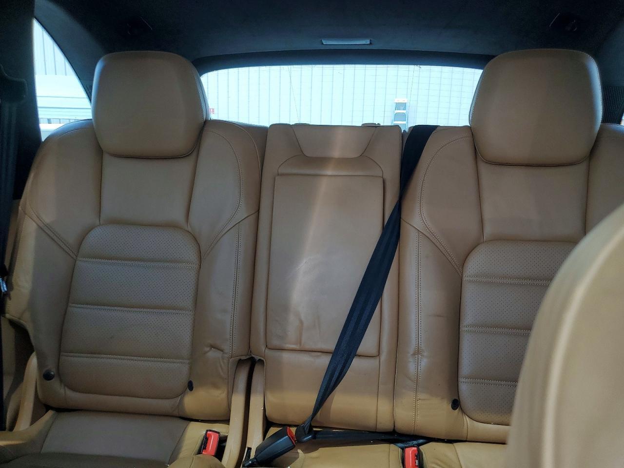 WP1AC2A21BLA88273 2011 PORSCHE CAYENNE photo no. 10