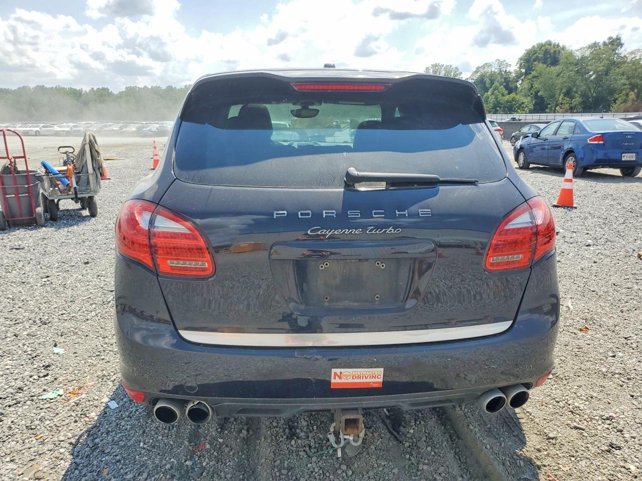 WP1AC2A21BLA88273 2011 PORSCHE CAYENNE photo no. 6