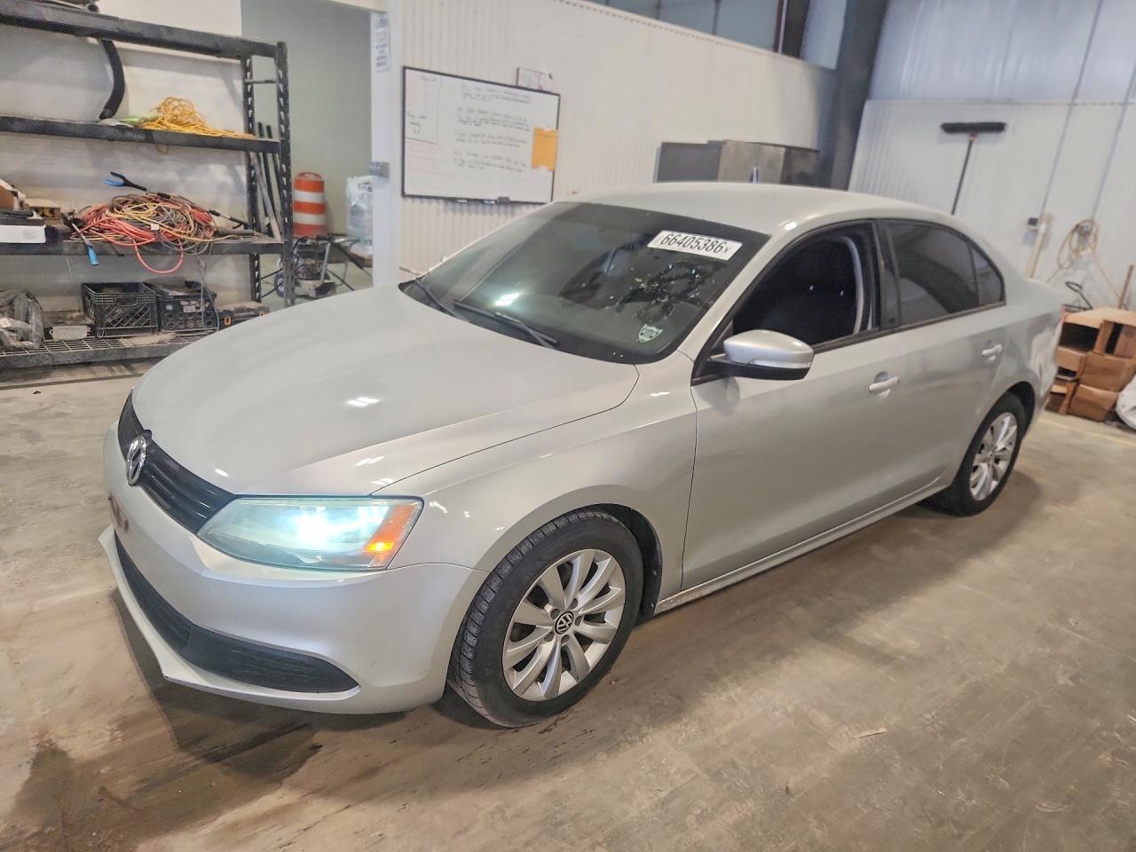 2011 VOLKSWAGEN JETTA 3VWDX7AJ9BM324848