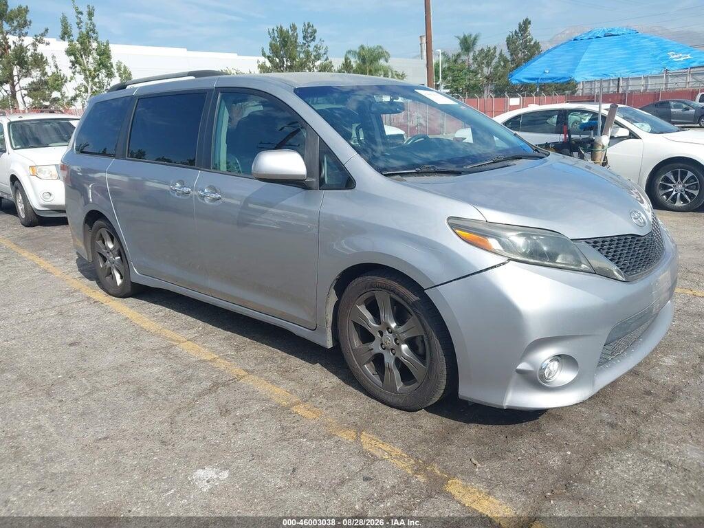 5TDXZ3DC7HS847875 2017 TOYOTA SIENNA photo no. 1