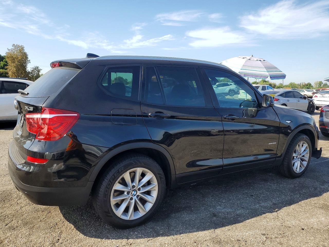 2016 BMW X3 SDRIVE28I — Фото 3 из 13
