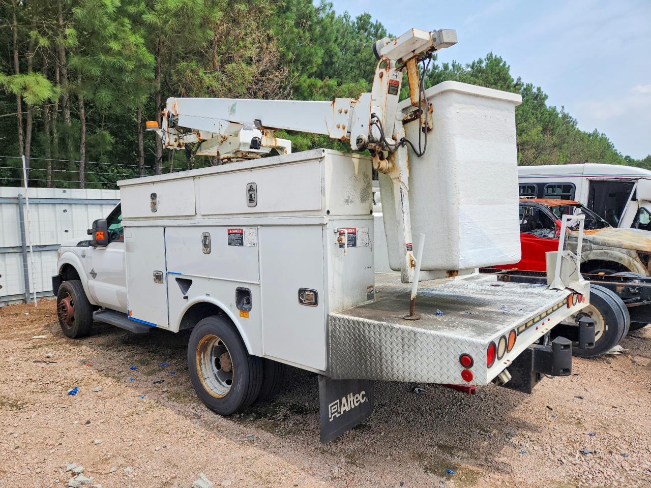 2015 FORD F450 SUPER - BUCKET TRUCK — Фото 2 из 13