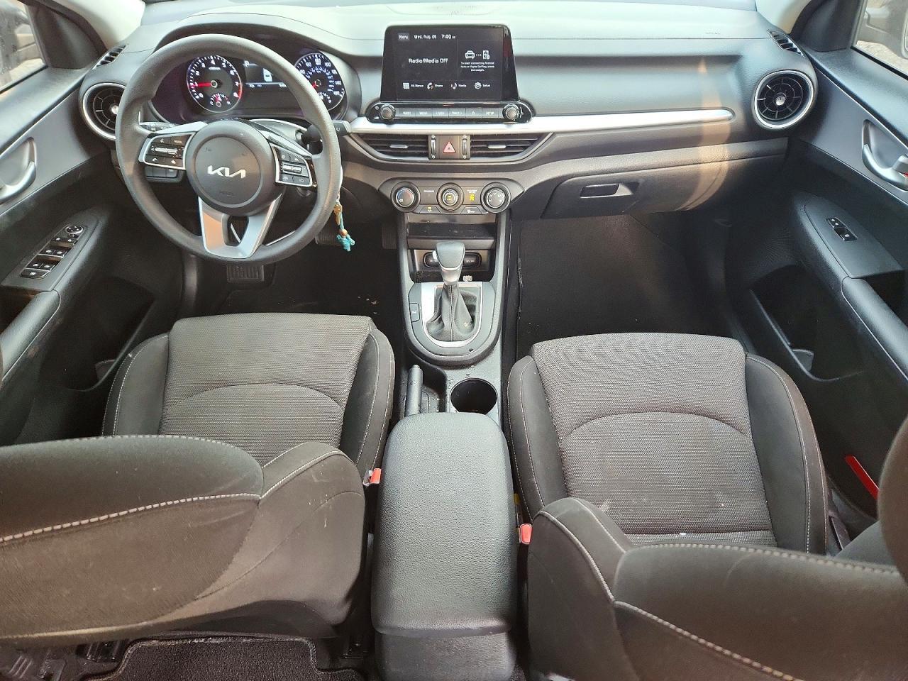 2022 KIA FORTE LXS — Фото 8 из 12