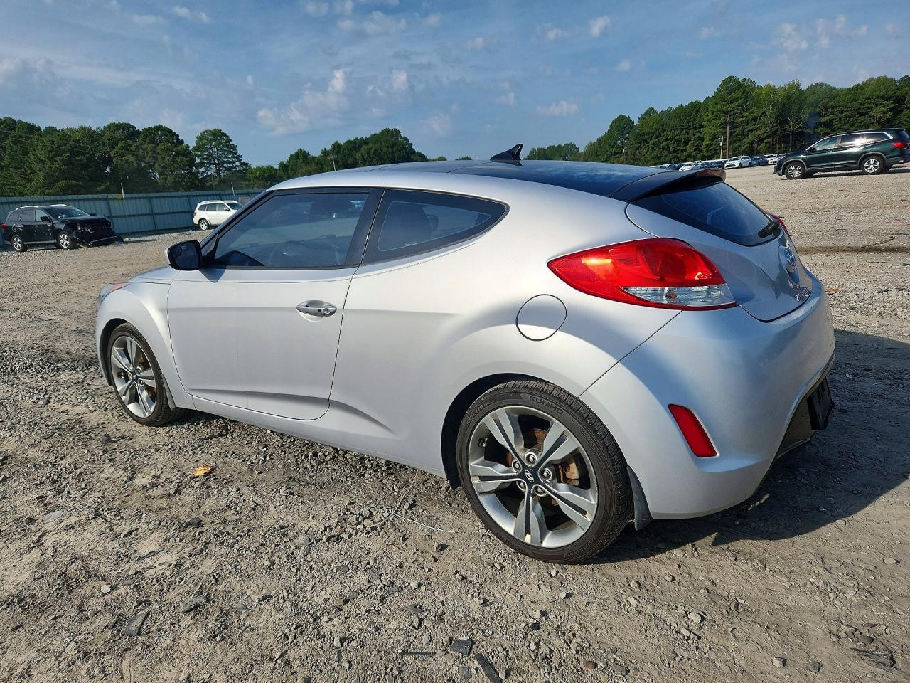 KMHTC6AD8HU316691 2017 HYUNDAI VELOSTER photo no. 2