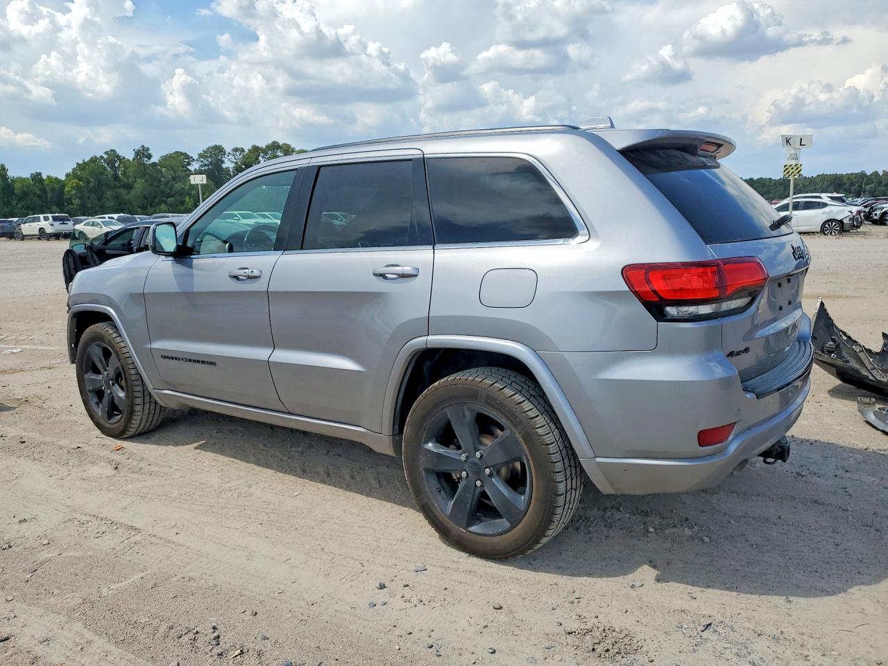 2015 JEEP GRAND CHEROKEE LAREDO — Фото 2 из 14