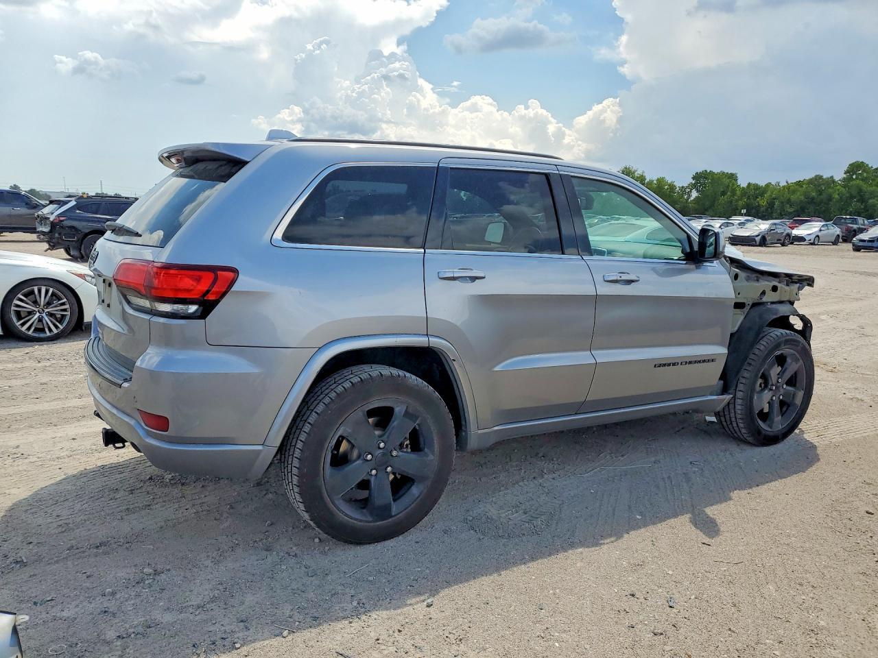 2015 JEEP GRAND CHEROKEE LAREDO — Фото 3 из 14