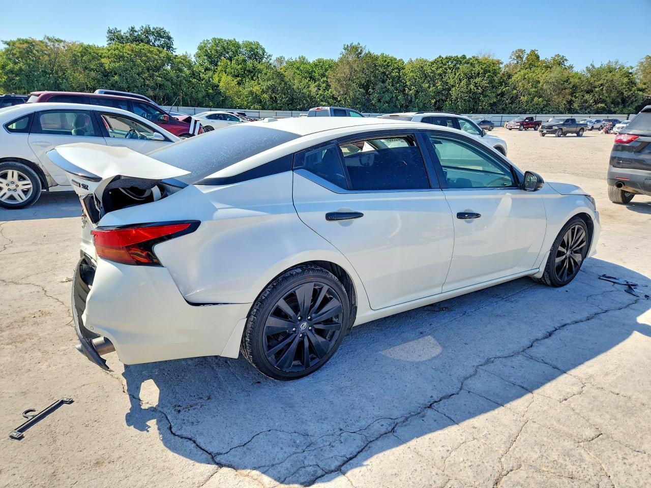 2022 NISSAN ALTIMA SR — Фото 3 из 13