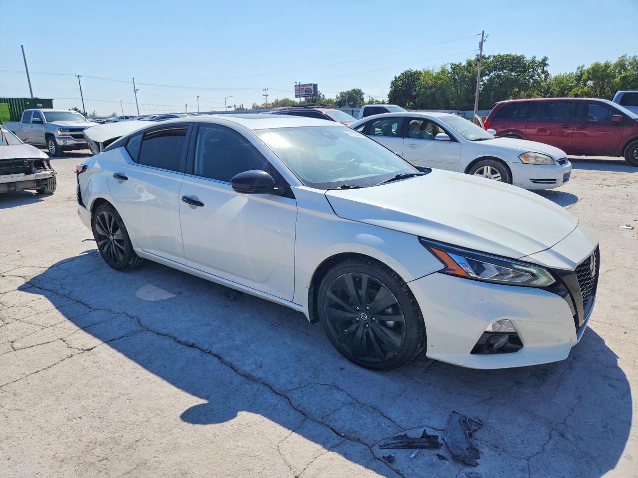 2022 NISSAN ALTIMA SR — Фото 4 из 13