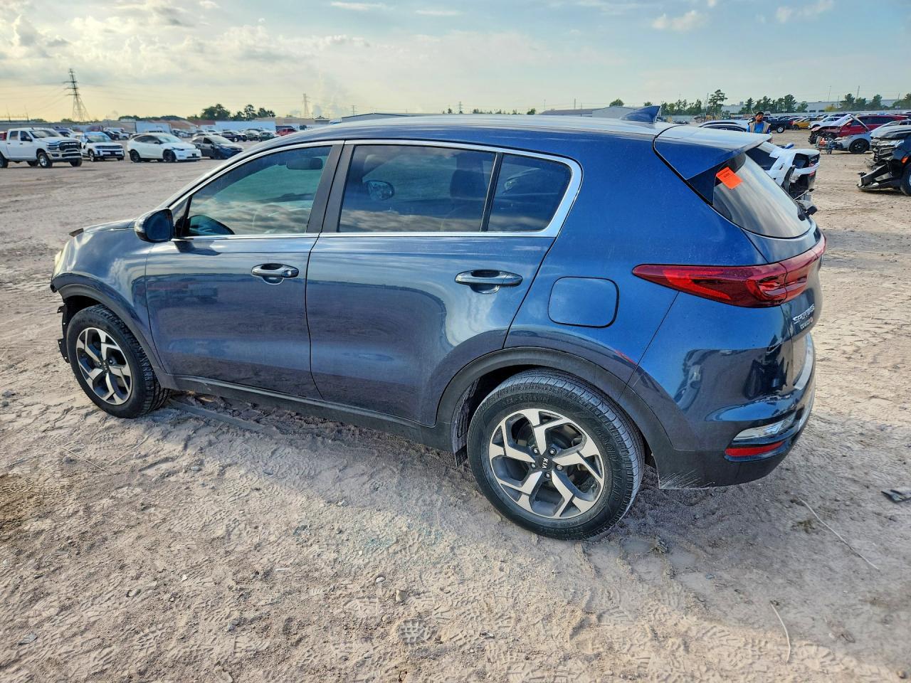 2021 KIA SPORTAGE LX — Фото 2 из 13