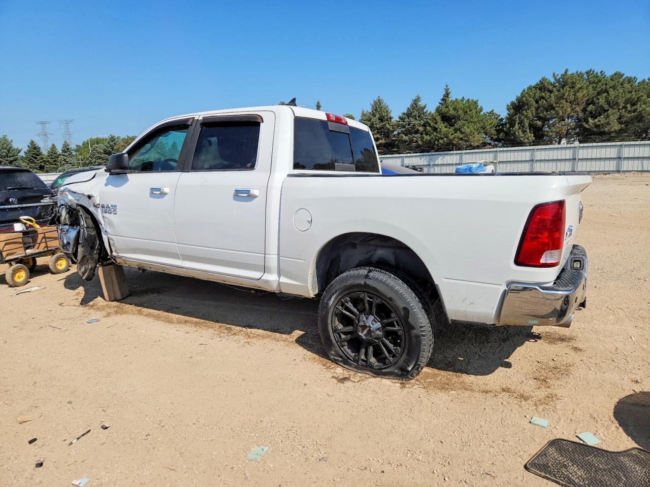 2013 RAM 1500 SLT — Фото 2 из 13