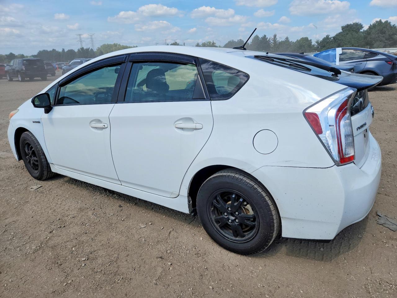 2013 TOYOTA PRIUS — Фото 2 из 12