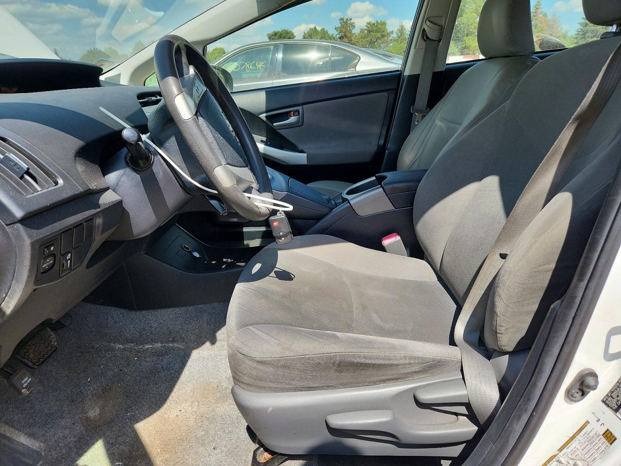 2013 TOYOTA PRIUS — Фото 7 из 12