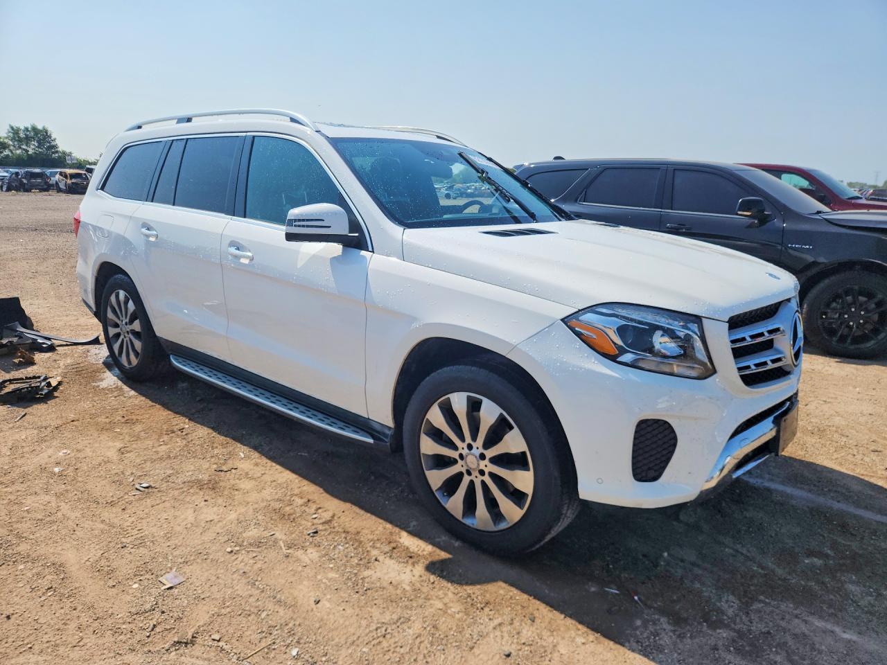 2017 MERCEDES-BENZ GLS 450 4MATIC — Фото 4 из 12