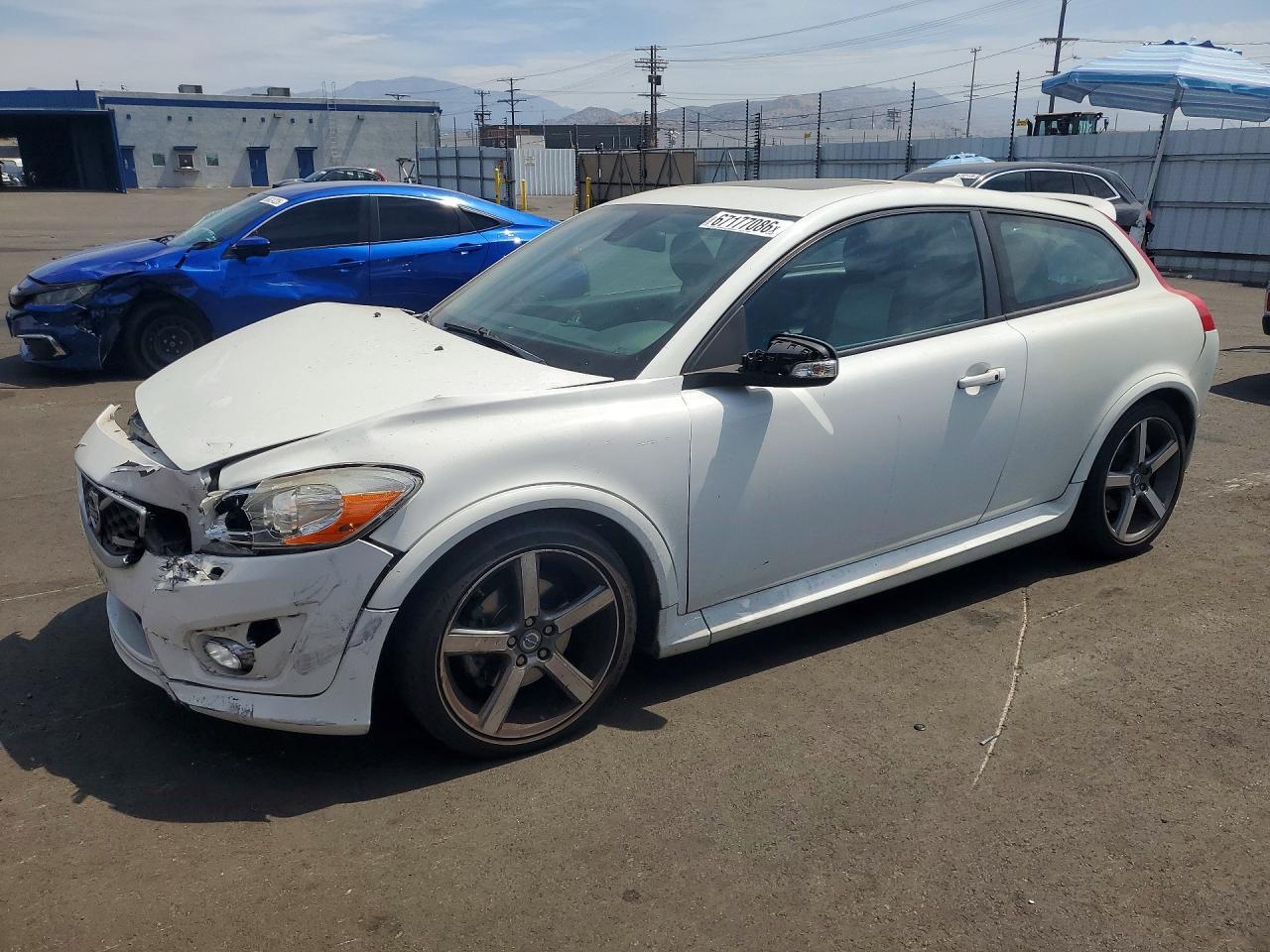 2013 VOLVO C30 YV1672MK1D2303015