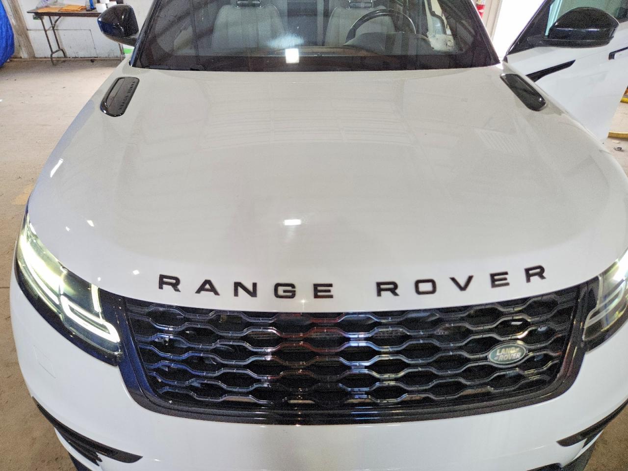 2019 LAND ROVER RANGE ROVER VELAR R-DYNAMIC SE — Фото 12 из 13