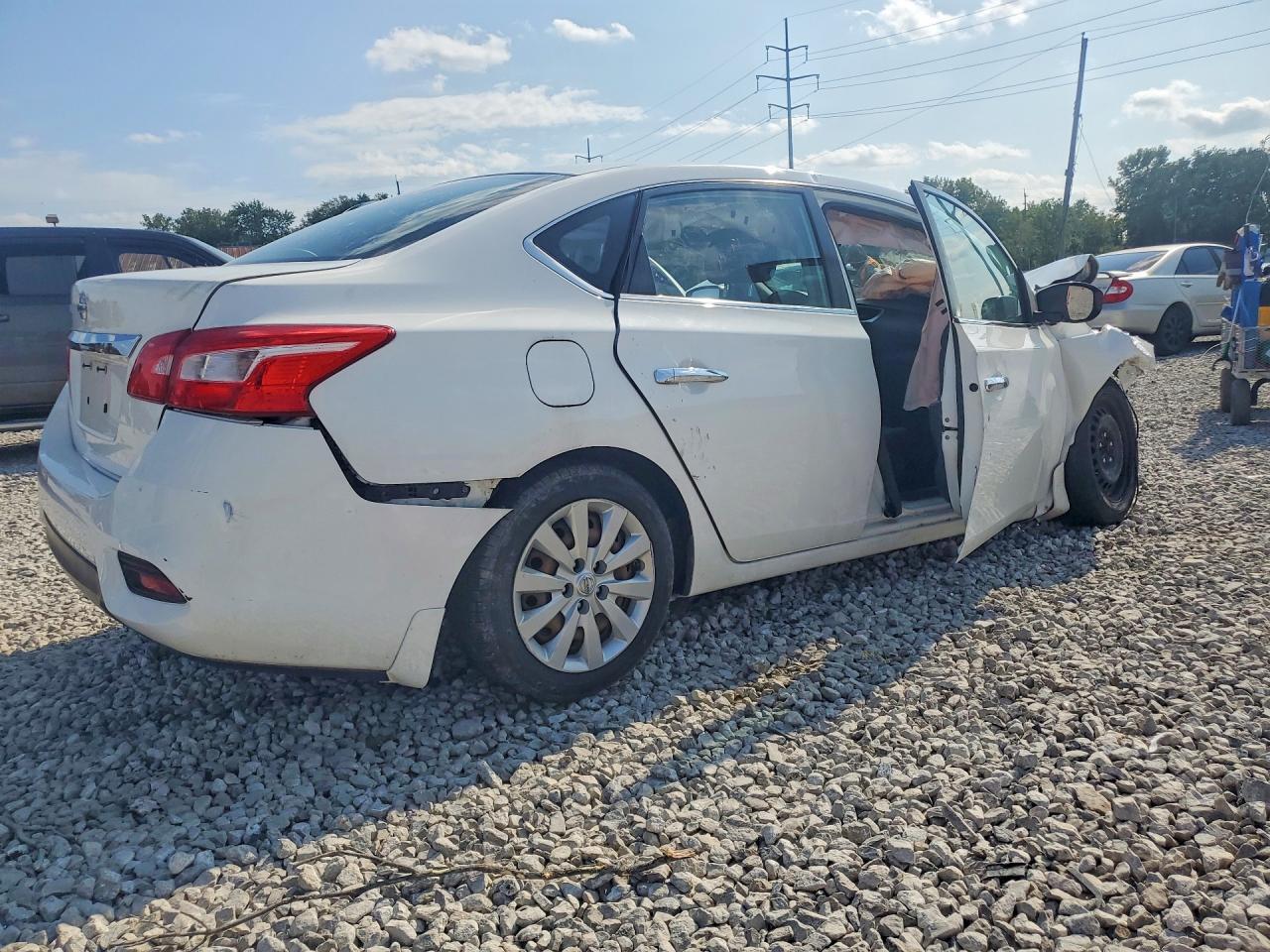 2016 NISSAN SENTRA S — Фото 3 из 13