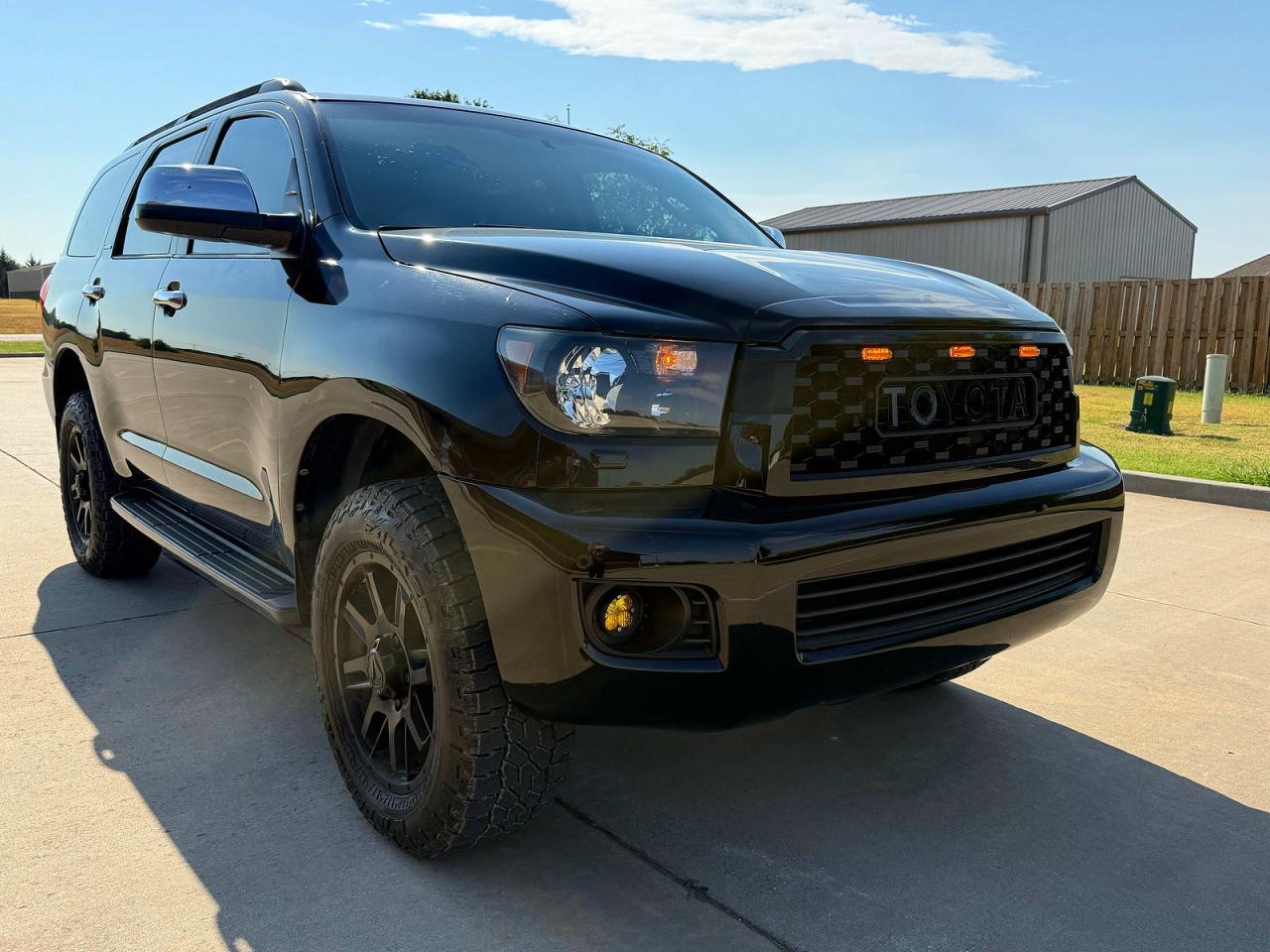 2014 TOYOTA SEQUOIA 5TDJW5G10ES104118