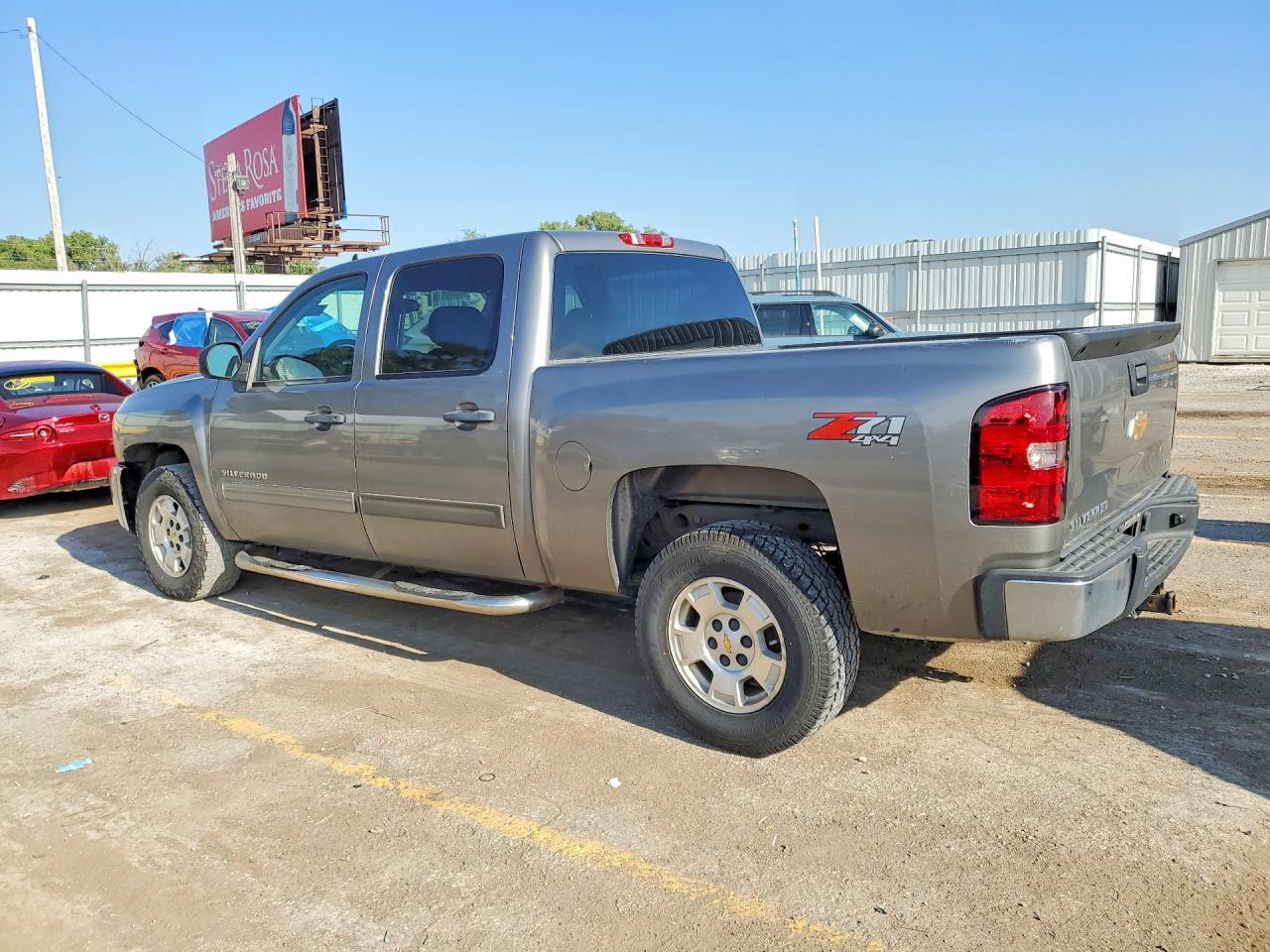 1GCPKSE7XCF211640 2012 CHEVROLET SILVERADO photo no. 2