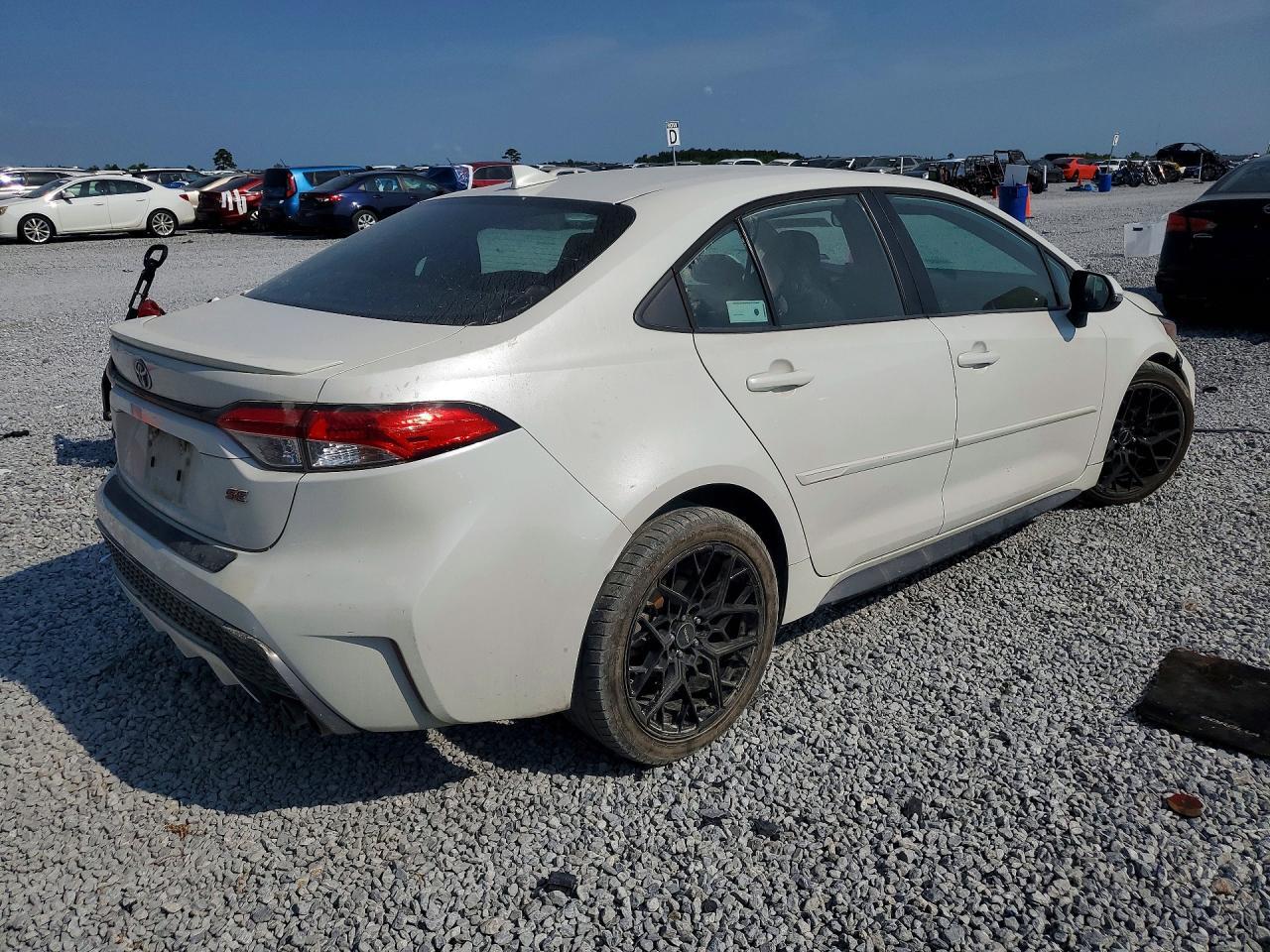 2020 TOYOTA COROLLA SE — Фото 3 из 13