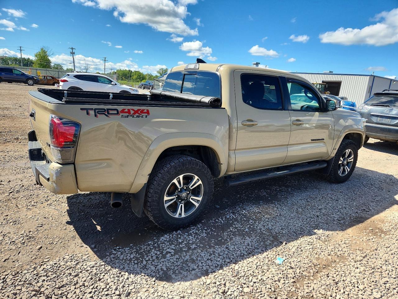 2019 TOYOTA TACOMA TRD SPORT — Фото 3 из 12