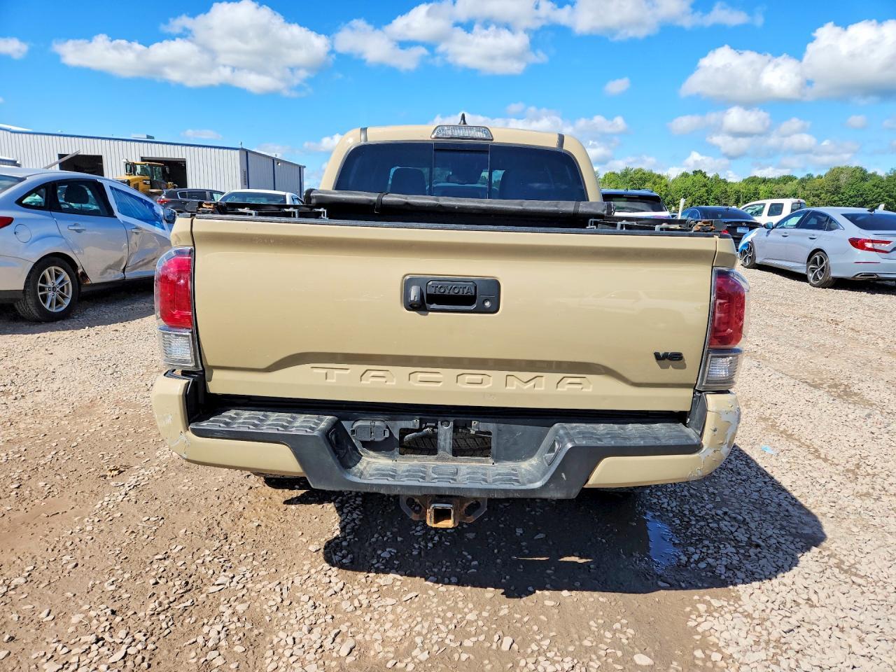 2019 TOYOTA TACOMA TRD SPORT — Фото 6 из 12