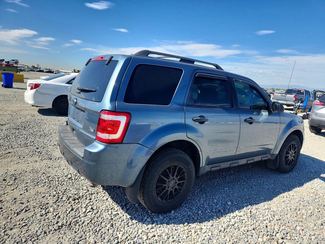 2011 FORD ESCAPE XLT — Фото 3 из 13