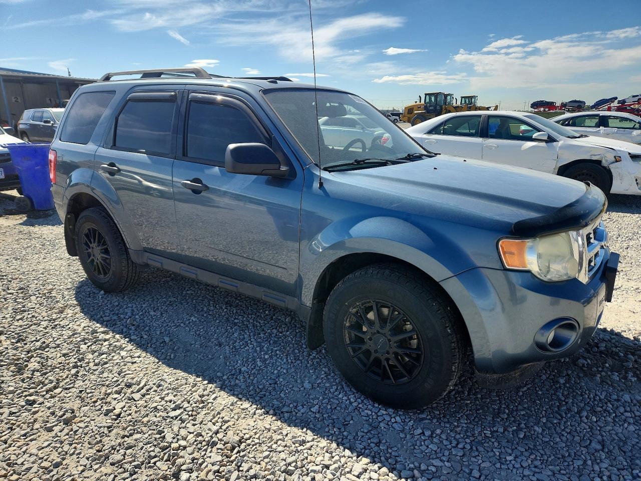 2011 FORD ESCAPE XLT — Фото 4 из 13