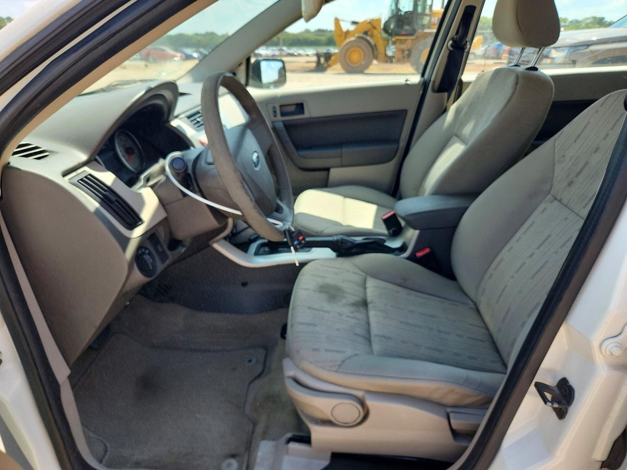 1FAHP3FNXBW122132 2011 FORD FOCUS photo no. 7
