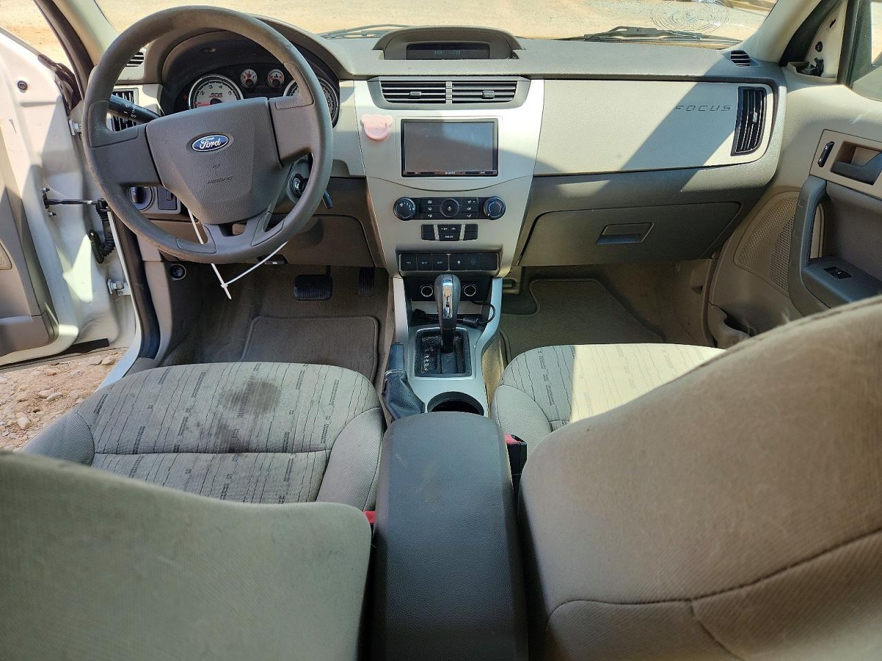 1FAHP3FNXBW122132 2011 FORD FOCUS photo no. 8