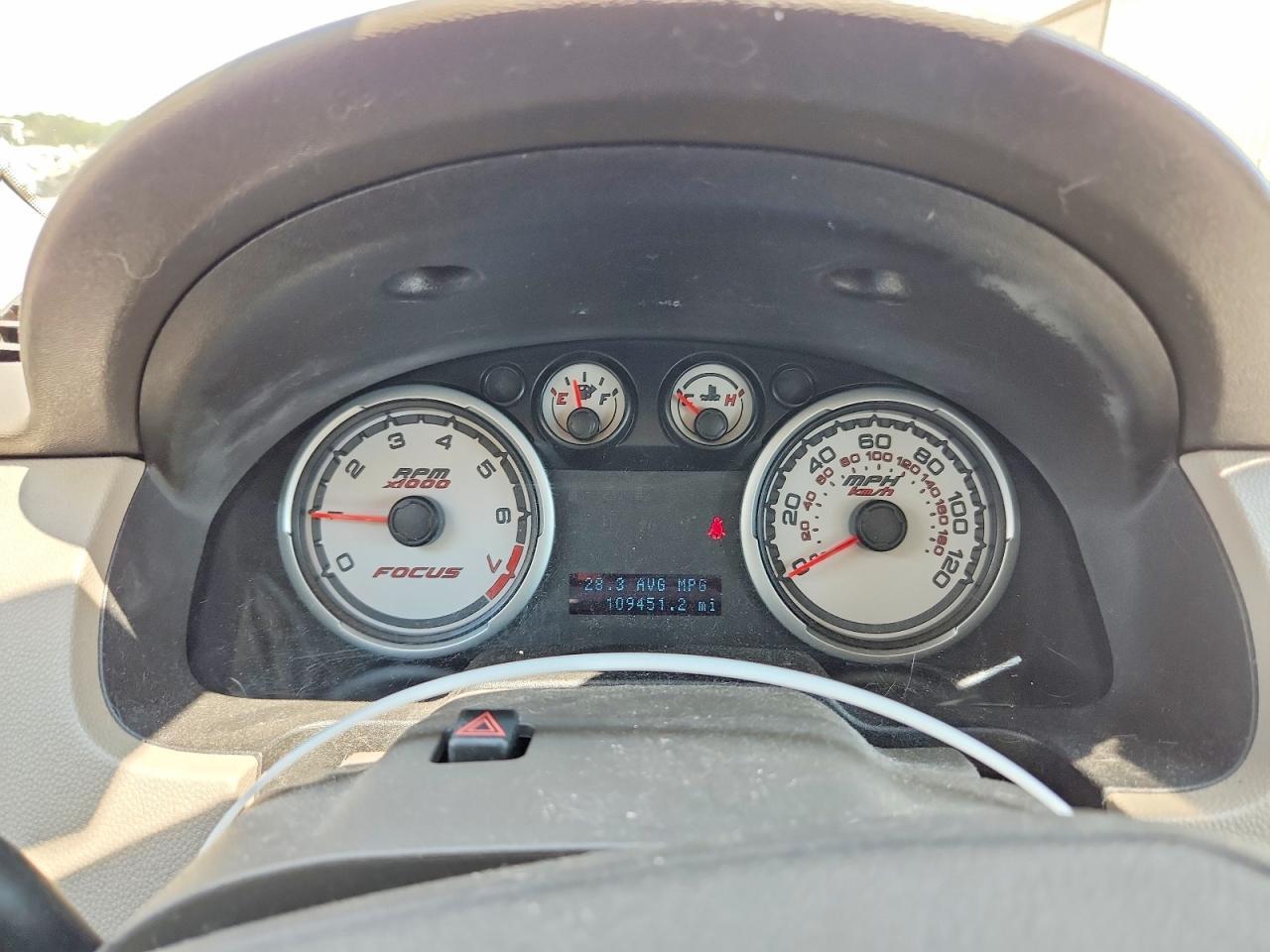 1FAHP3FNXBW122132 2011 FORD FOCUS photo no. 9