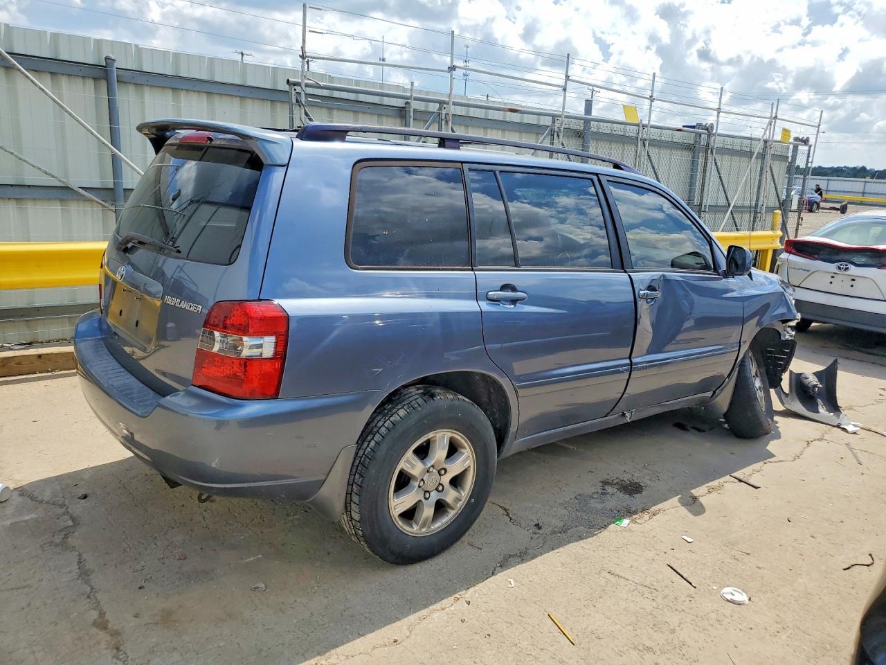 2007 TOYOTA HIGHLANDER BASE — Фото 3 из 13
