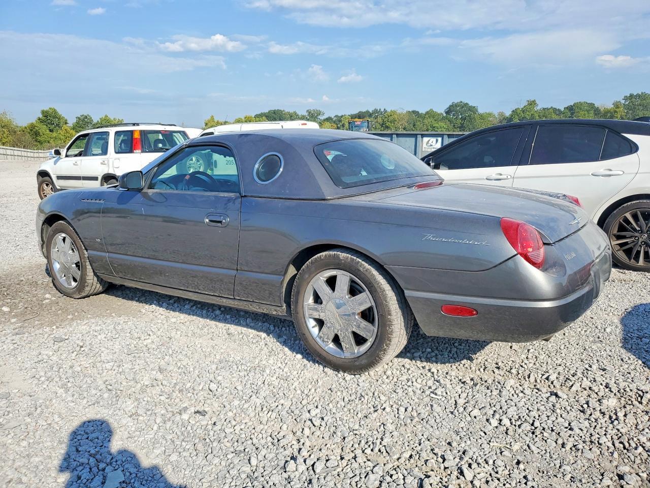 1FAHP60A23Y106651 2003 FORD THUNDERBIRD photo no. 2