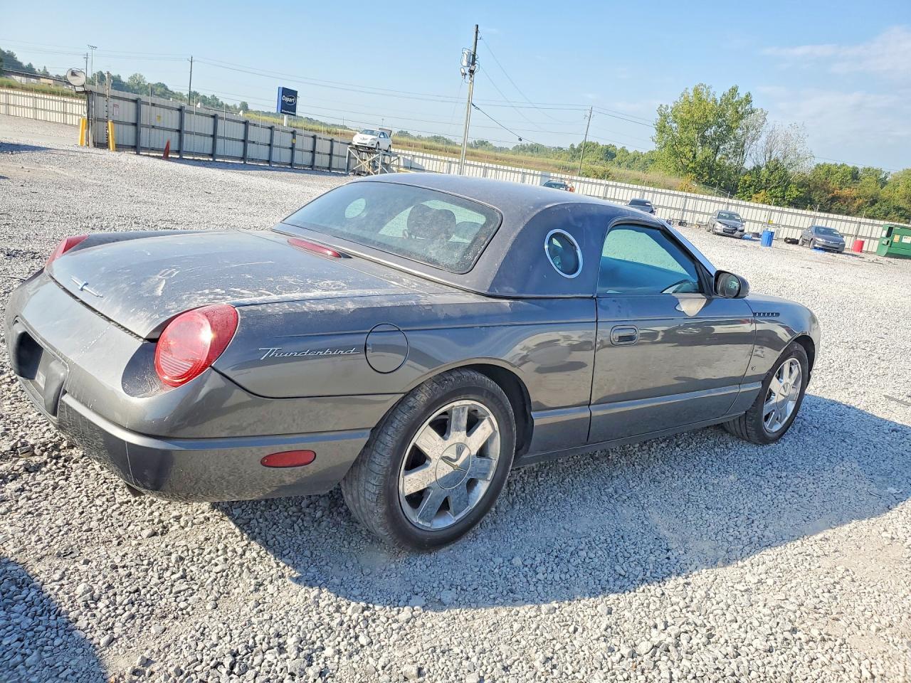 1FAHP60A23Y106651 2003 FORD THUNDERBIRD photo no. 3
