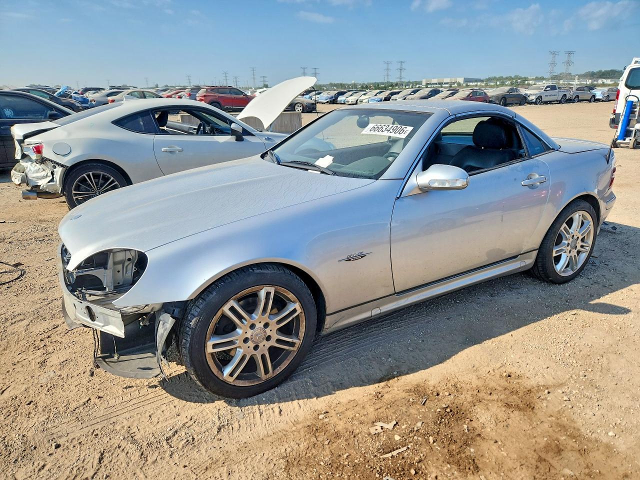 2004 MERCEDES-BENZ SLK WDBKK65F74F304737