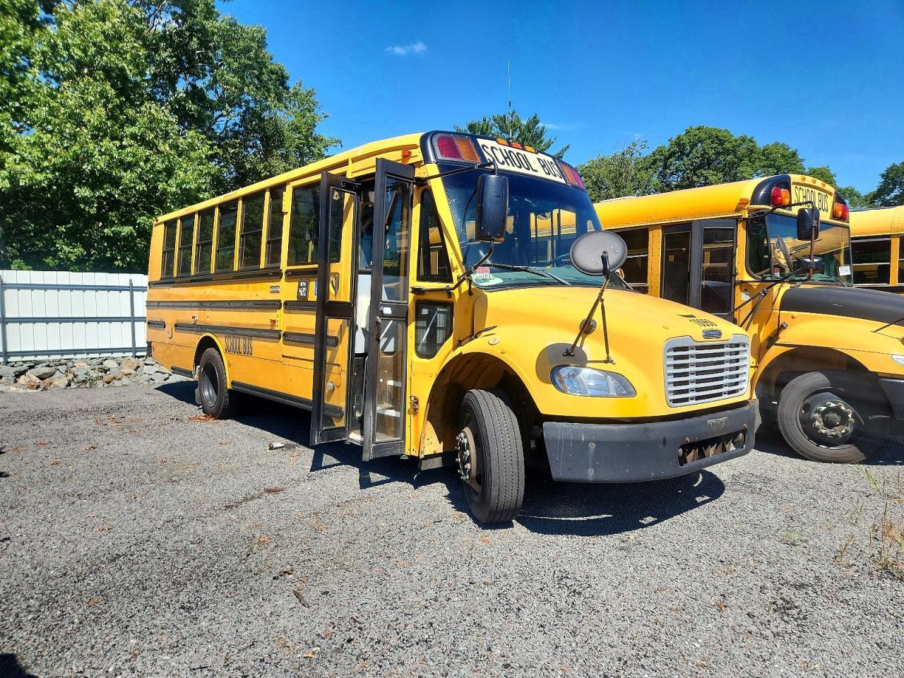 2011 THOMAS SAF-T-LINER C2 4UZABRDT6BCAU4866