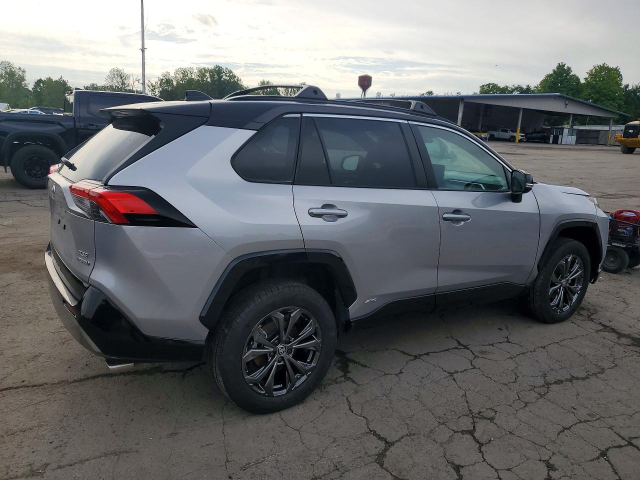 2023 TOYOTA RAV4 XSE — Фото 3 из 13