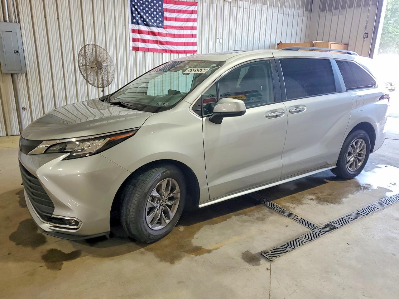 2023 TOYOTA SIENNA 5TDYRKEC5PS156128
