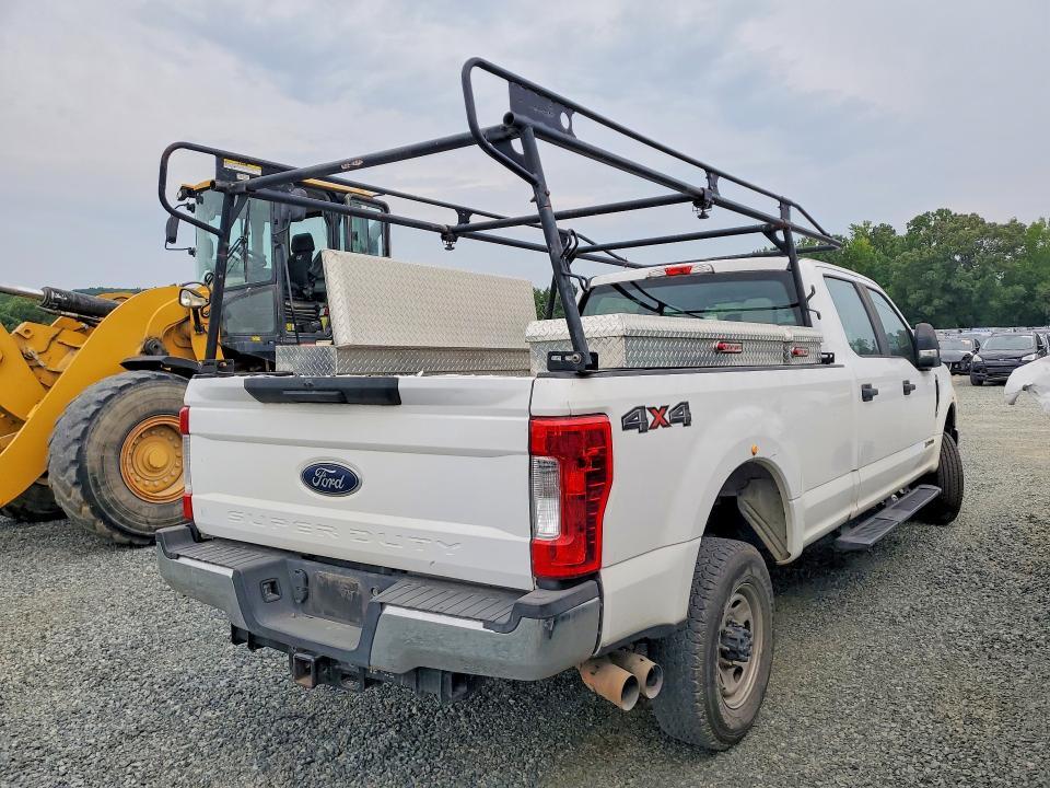 1FT7W3BT3KEG49559 2019 FORD F350 photo no. 3