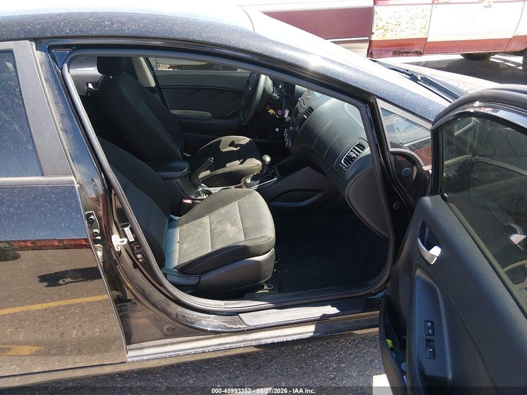 3KPFK4A72HE127245 2017 KIA FORTE photo no. 5