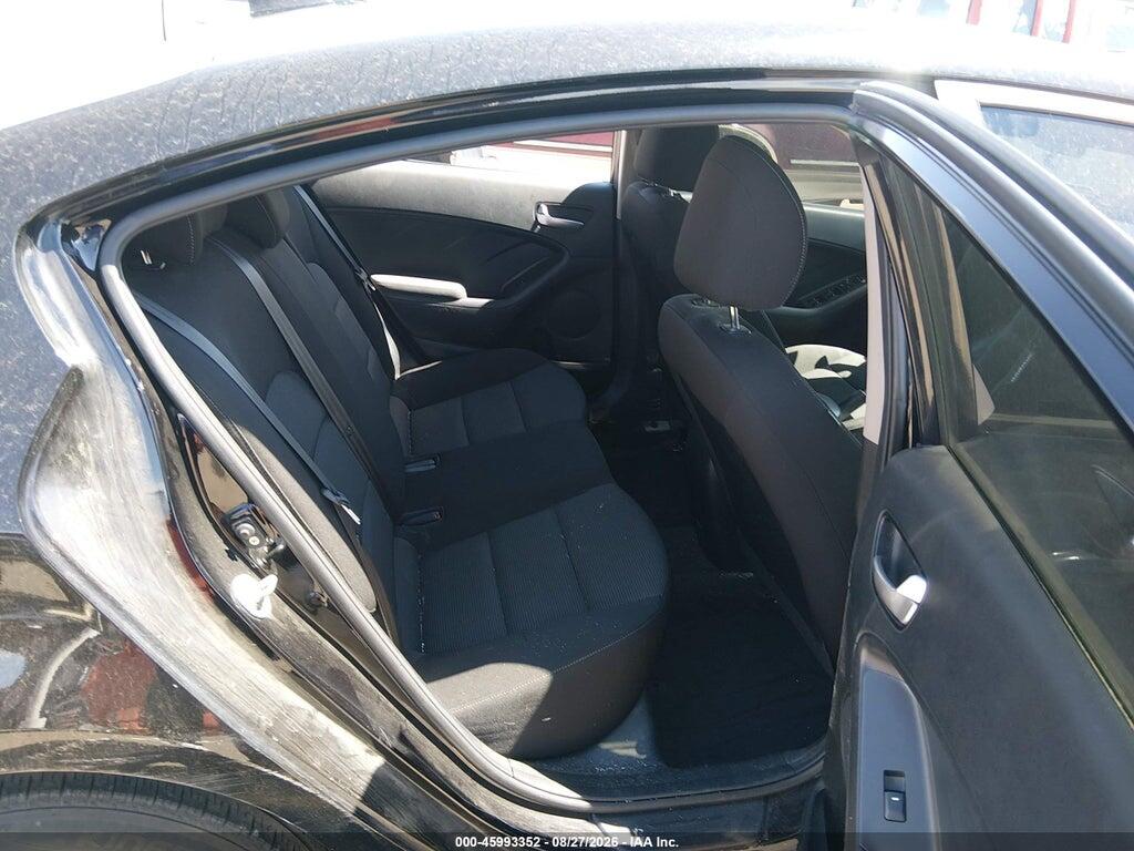 3KPFK4A72HE127245 2017 KIA FORTE photo no. 8