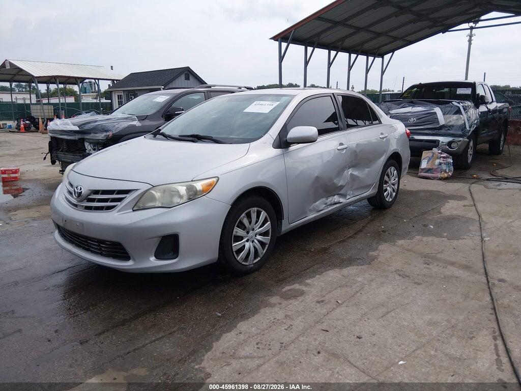 2T1BU4EE7DC951137 2013 TOYOTA COROLLA photo no. 2