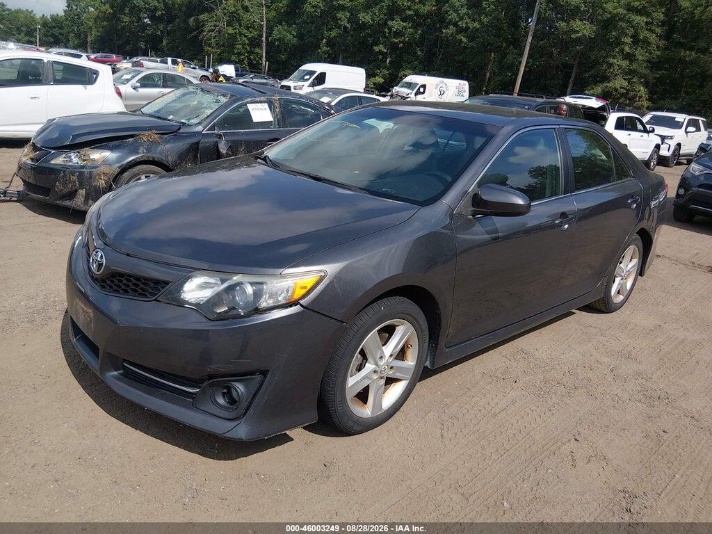 4T1BF1FK7EU325908 2014 TOYOTA CAMRY photo no. 2
